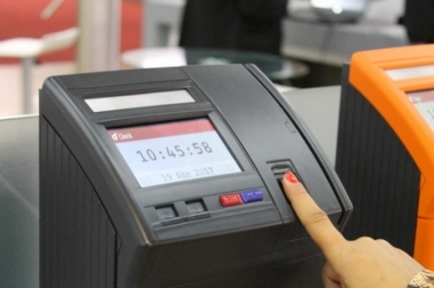 Equipamento tem mem&oacute;ria suficiente para registrar at&eacute; 50 mil trabalhadores 