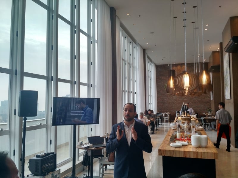 Marcelo Marinho, diretor de marketing da Intercity, durante inaugura&ccedil;&atilde;o da nova unidade, na Cidade Baixa Foto: MAURO BELO SCHNEIDER/ESPECIAL/JC