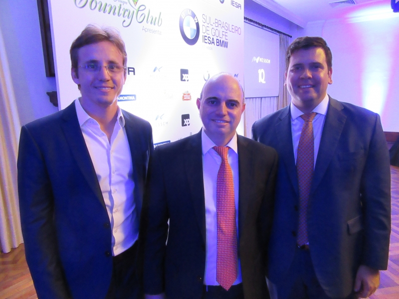 Renato Bortoncello Nahas com o palestrante, Daniel Frajhof, e Marcos Vinicius Patron 