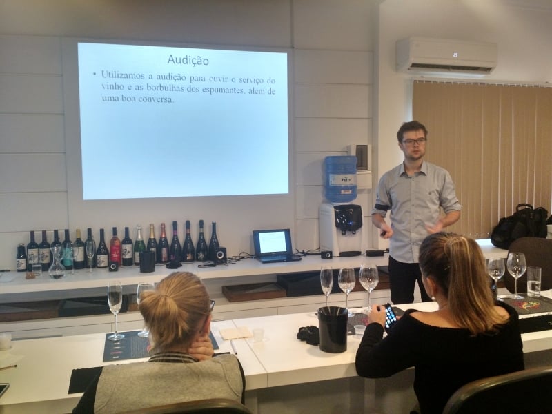 En&oacute;logo Vinicius Carcato &eacute; quem desenvolve as atividades Foto: MAURO BELO SCHNEIDER/ESPECIAL/JC