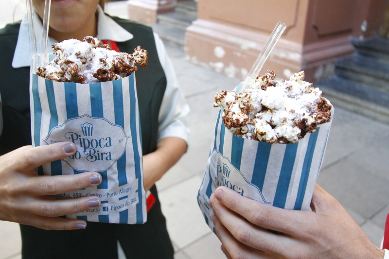 As pipocas doces levam cacau, a&ccedil;&uacute;car, leite condensado e coco Foto: CLAITON DORNELLES/JC