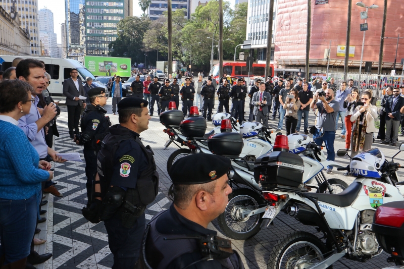 As sete motocicletas foram entregues em cerimônia no Paço Municipal