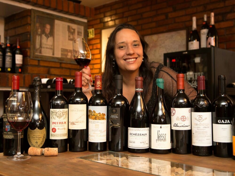 Paladar e situação econômica influenciam na escolha do vinho, diz Maria Amélia