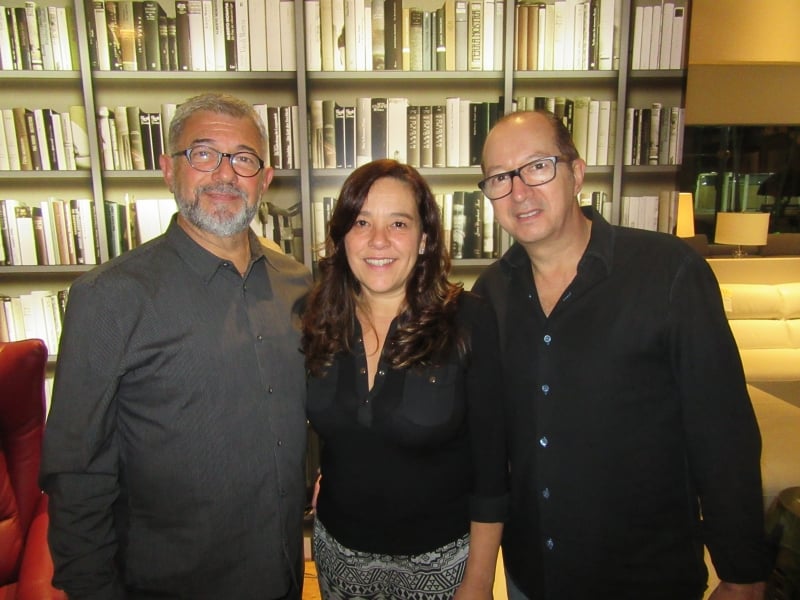 Paulo Zoppas, Leila Andrade e Roberto Cauduro em noite de drinques na loja Santo Antonio de Lisboa, no DC Shopping 