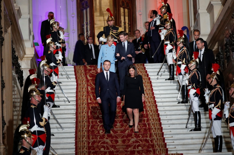 Aos 39 anos, o centrista é o presidente mais jovem da história da República francesa