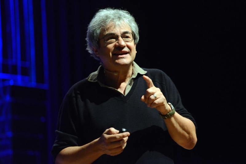 F&iacute;sico italiano Carlo Rovelli abre a temporada 2017 do Fronteiras do Pensamento