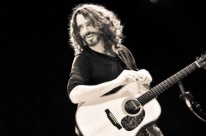 Filha de Chris Cornell divulga cover de Nothing Compares 2 U com o pai