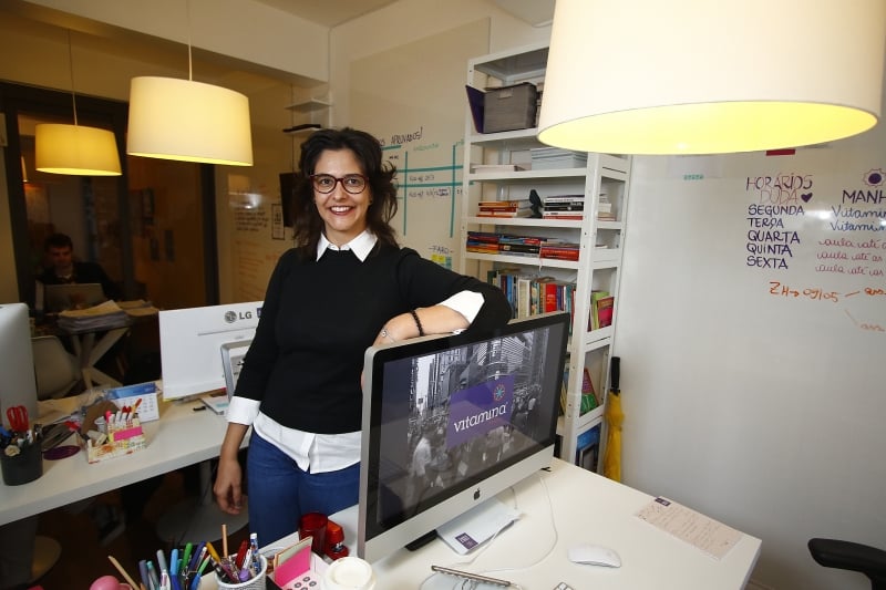 Vitamina Pesquisa, de Luciana, estuda, entre outras coisas, como &eacute; a inser&ccedil;&atilde;o da terceira idade no mercado Foto: FREDY VIEIRA/JC