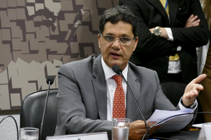 Ricardo Ferraço diz que placar de 14 votos contrários na Comissão tende a refletir no plenário