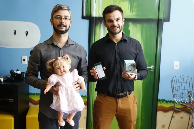 entrevista com Eduardo Marckmann, CEO da Toth Lifecare. empresa criou o Tempy, um termômetro inovador para bebês. Foto: FREDY VIEIRA/JC