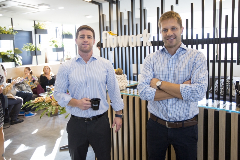 Daniel Pocztaruk e Lourenço Paiva são sócios na empreitada, inaugurada neste ano  Foto: FABRÍCIO SVIROSK/ART IMAGEM PRODUÇÕES/DIVULGAÇÃO/JC
