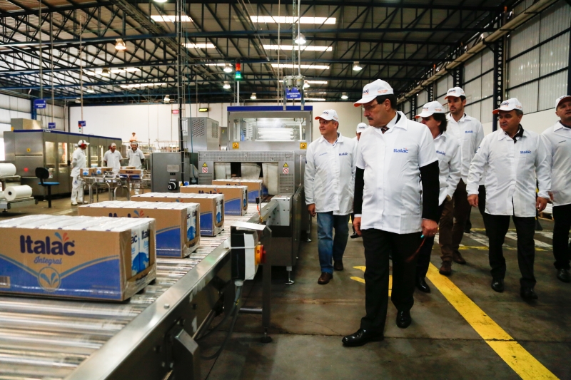Sartori visitou na manhã de ontem fábrica da empresa em Passo Fundo