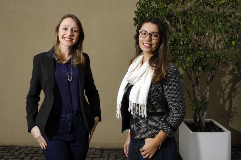 Maiara e Nathalia fazem os atendimentos em caf&eacute;s da Capital Foto: MARCELO G. RIBEIRO/JC