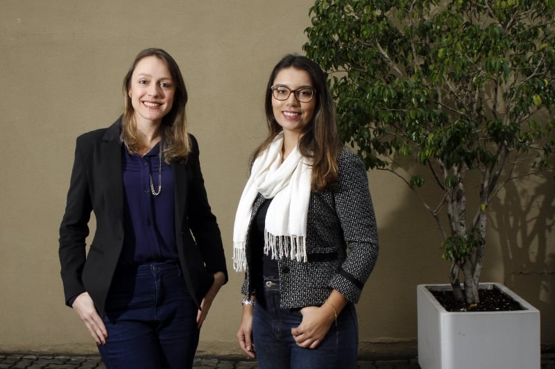 Maiara e Nathalia fazem os atendimentos em caf&eacute;s da Capital Foto: MARCELO G. RIBEIRO/JC
