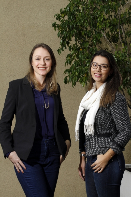 GE - Entrevista com Maiara Trombini (E) e Nathalia Bernardes sobre o projeto Caf&eacute; com Mentoria.  Foto: MARCELO G. RIBEIRO/JC