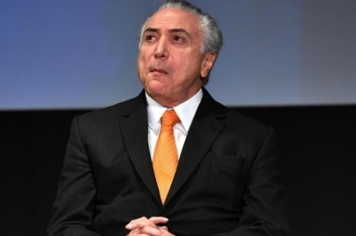 Michel Temer avalia indicar deputado do PMDB do Paraná a ministério