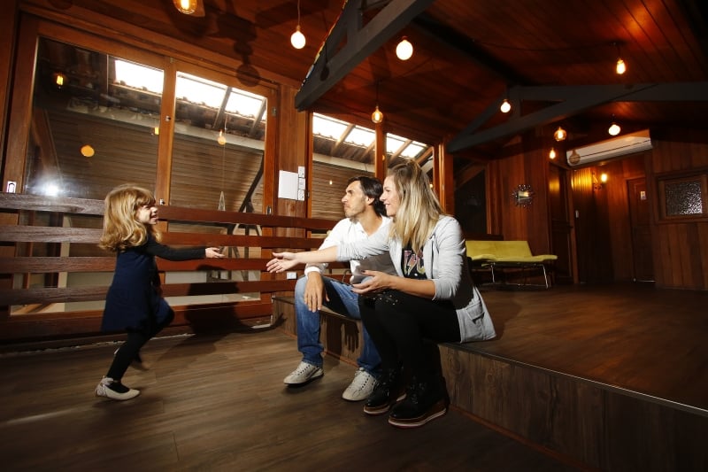 Entrevista com Claus e Vanessa, que agora transformaram a casa deles em casa de festas.  Foto: FREDY VIEIRA/JC