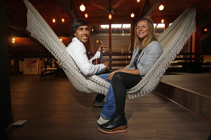 Entrevista com Claus e Vanessa, que agora transformaram a casa deles em casa de festas. 