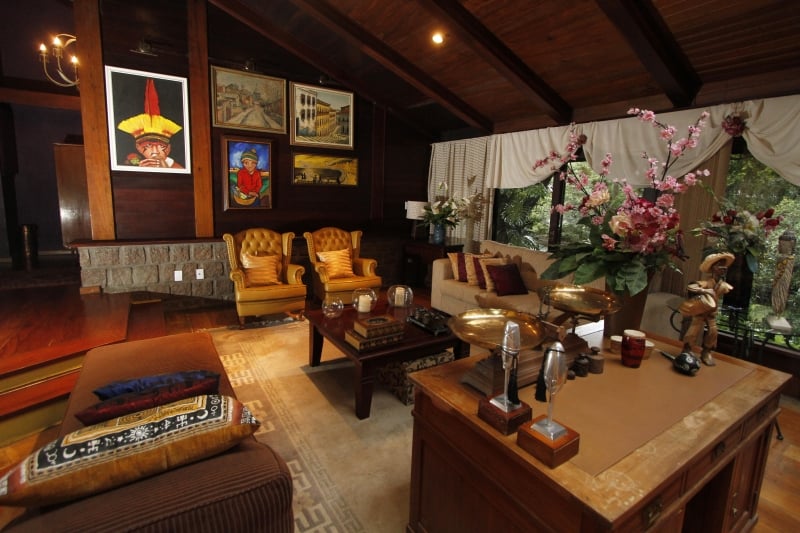 Gera&ccedil;&atilde;oE. 
Entrevista com Karen Miluterno, que transformou a casa dela em espa&ccedil;o de eventos.  Foto: MARCELO G. RIBEIRO/JC