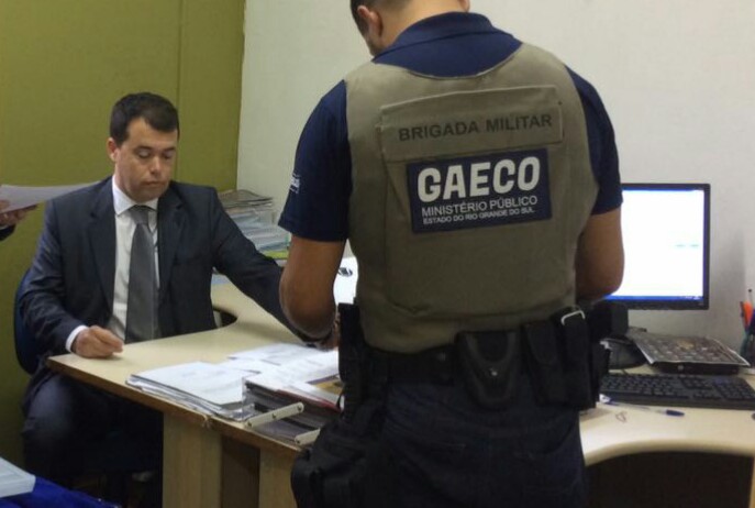 Investigados são suspeitos de fazer parte de fraudes em licitações em Montenegro