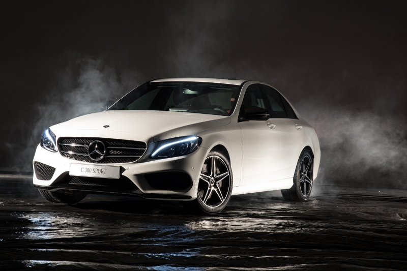 Mercedes-Benz C 300 Sport é o novo top de linha da Classe C no Brasil e estreia por aqui a transmissão automática de nove marchas
