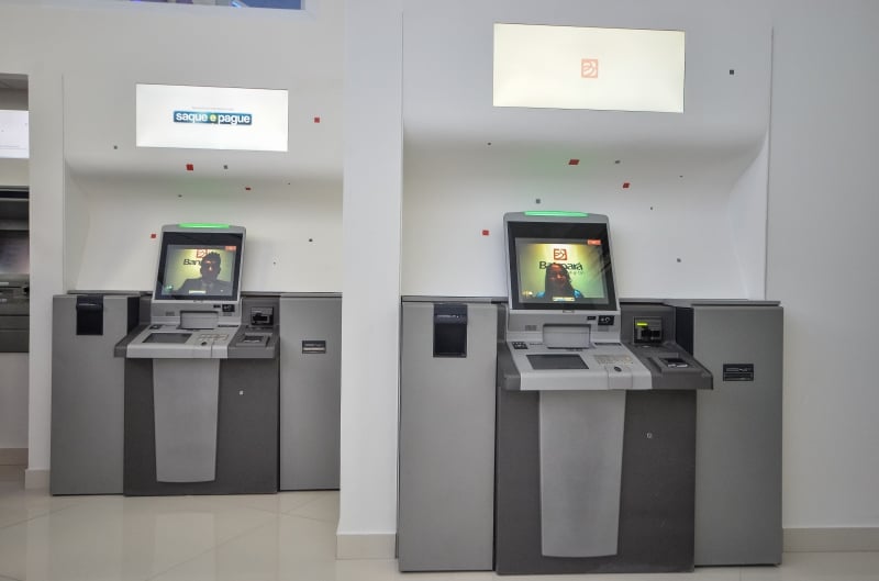 Nos terminais da agência digital é possível fazer transações bancárias Foto: SAQUE E PAGUE/DIVULGAÇÃO/JC