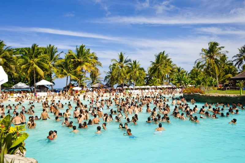 Porto Seguro, na Bahia, é o principal destino de viagens de conclusão do Ensino Médio atualmente