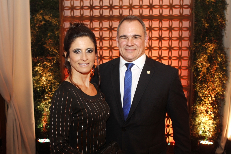 Gustavo e Luana Caleffi, casal presidente da ALJ, recepcionaram os convidados 