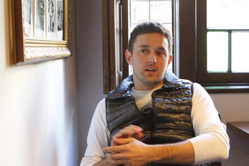 Andr&eacute; Motta propriet&aacute;rio da La Croissanterie, caf&eacute; especializado em croissant. Foto: CLAITON DORNELLES /JC