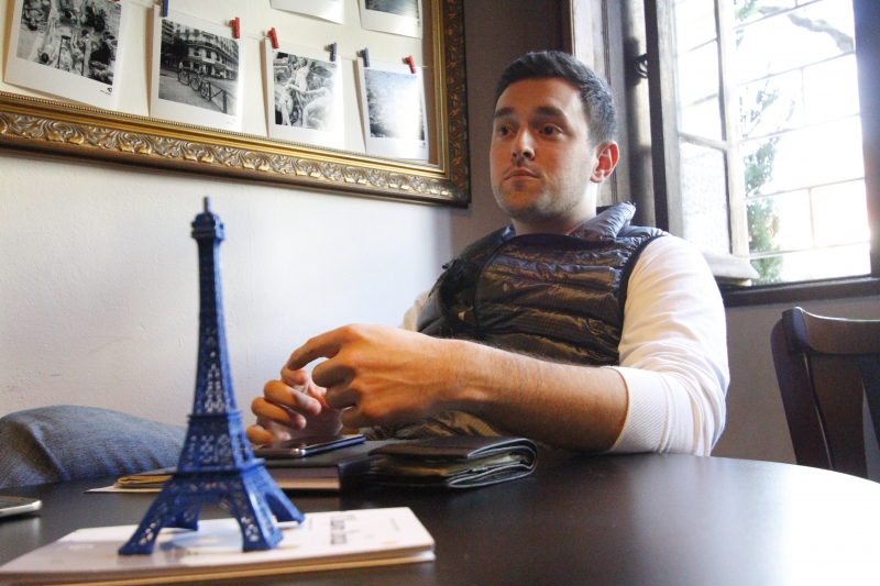 Andr&eacute; Motta abriu o neg&oacute;cio inspirado em suas viagens &agrave; Europa Foto: CLAITON DORNELLES /JC