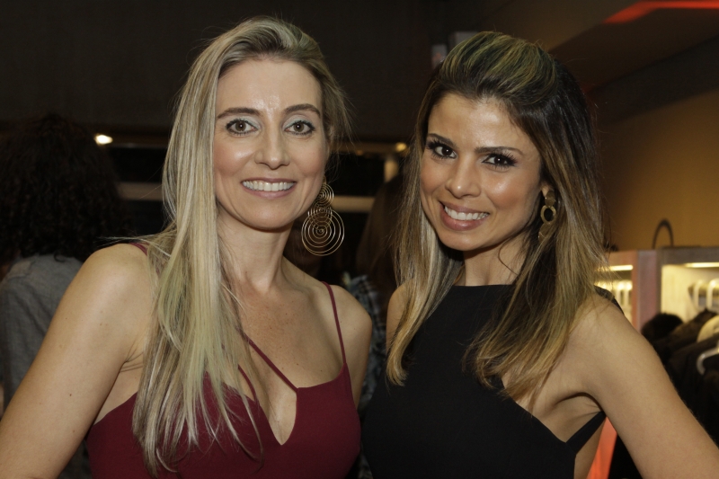 Roberta Coltro e Karoline Ourique na apresentação da coleção da Forwoman