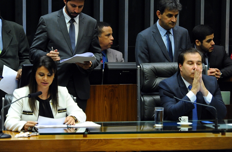 A deputada Mariana Carvalho leu no Plenário, a denúncia contra o presidente da República, Michel Temer