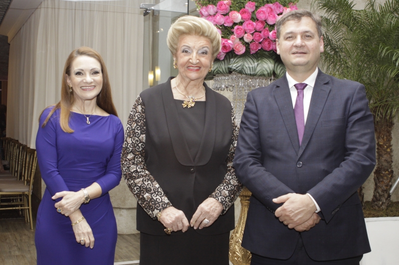 Vera Lúcia Deboni, Eneida Barbosa e Gilberto Schäffer, ele o presidente da Ajuris 