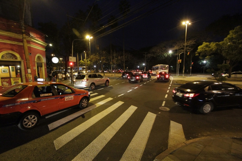 Entre as 29 grandes vias que receberiam nova iluminação, está a avenida Osvaldo Aranha