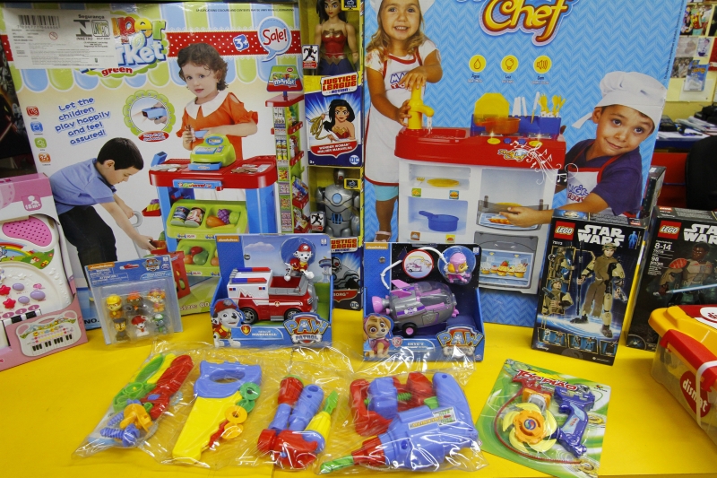 Kits de cozinha e ferramentas, entre outros, acabaram com a distinção entre meninos e meninas ao brincar