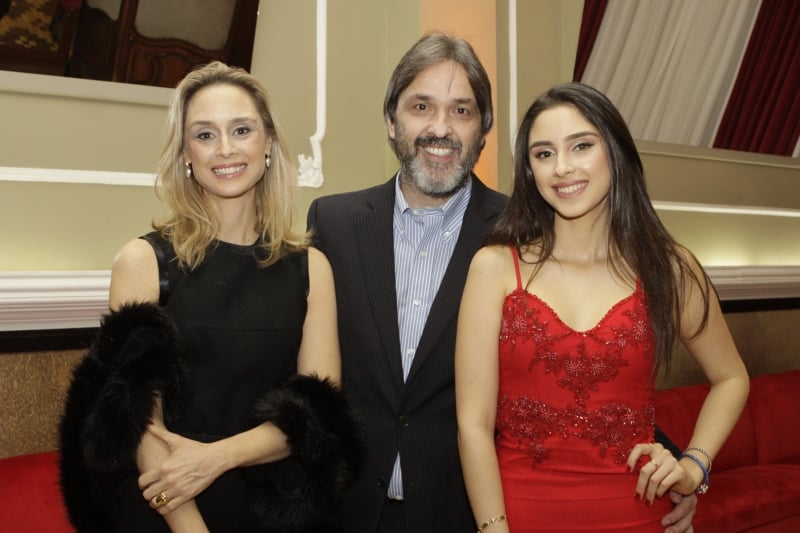 Juliana e Luciano Fischer com a filha Eduarda Marques Fischer