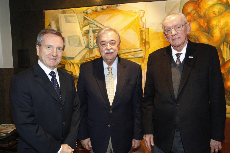 Mércio Tumelero recebeu o futuro presidente, Gilberto Petry, e o atual, Heitor Müller, na sede do JC 