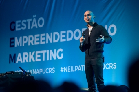 Neil Patel foi um dos palestrantes do evento de lan&ccedil;amento do novo MBA da Pucrs