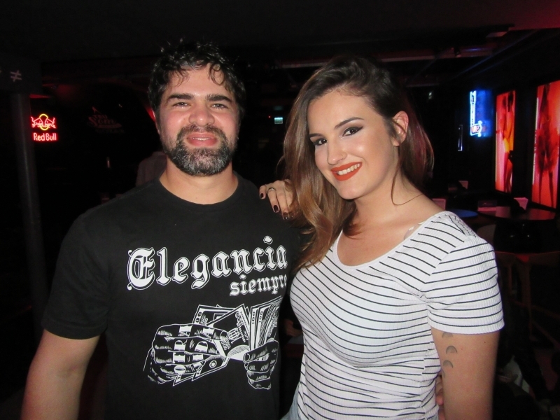 Giovanni Anesi e Brunna Fraga na festa Valen House Hotel