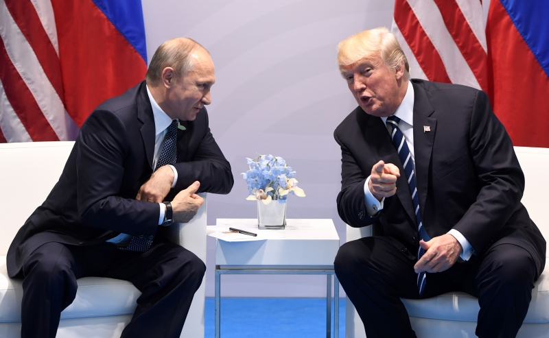 Kremlin relatou que Putin (e) e Trump discutiram possibilidade de encontro, ainda sem data definida