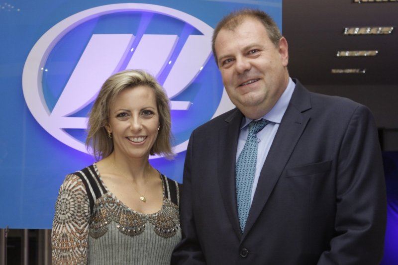Juliana e Jefferson Fürstenau recepcionaram os convidados