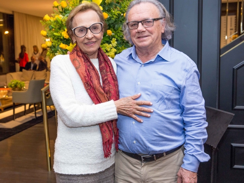 Maria Schirley Bez Batti e João Bez Batti no talk show 
da Censi Boutique, em Caxias do Sul