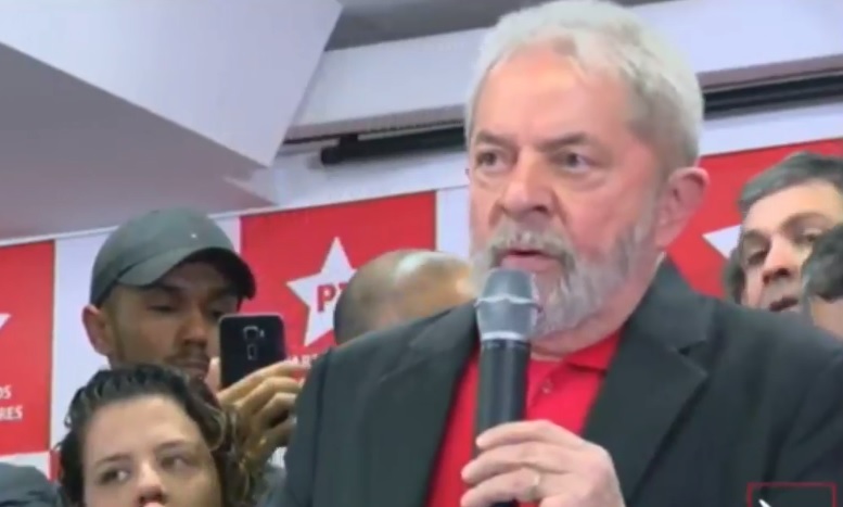 Lula fala à imprensa após condenação na Lava Jato