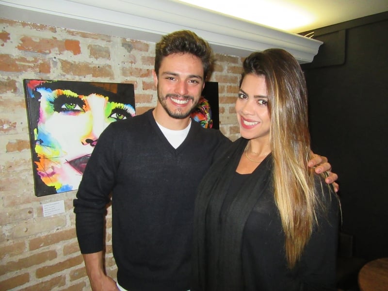 O modelo Marcelo Mohr com Karon Juvert no Café do Porto 