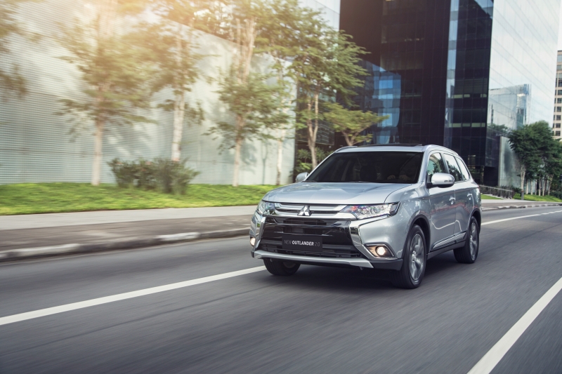 A segunda fileira de bancos é deslizante para facilitar acesso à terceira