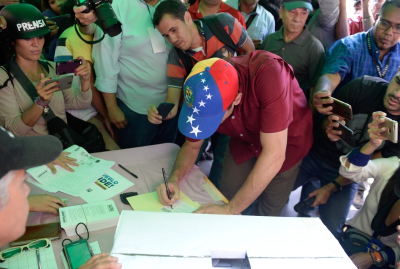 Venezuela está em constante turbulência devido à pressão da oposição contra Maduro