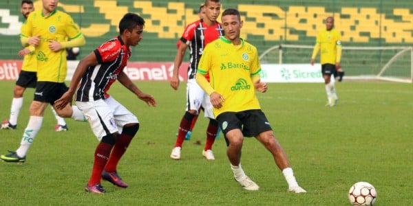 Ypiranga é superado pelos catarinenses e sai do G4