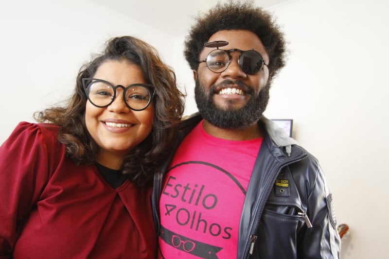 Criadores da loja on-line Estilo 4 Olhos, Leandro e Nati 