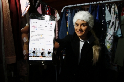 Entrevista com Day Pohl, da Dress 250, sobre a marca e o mercado online de roupas. 