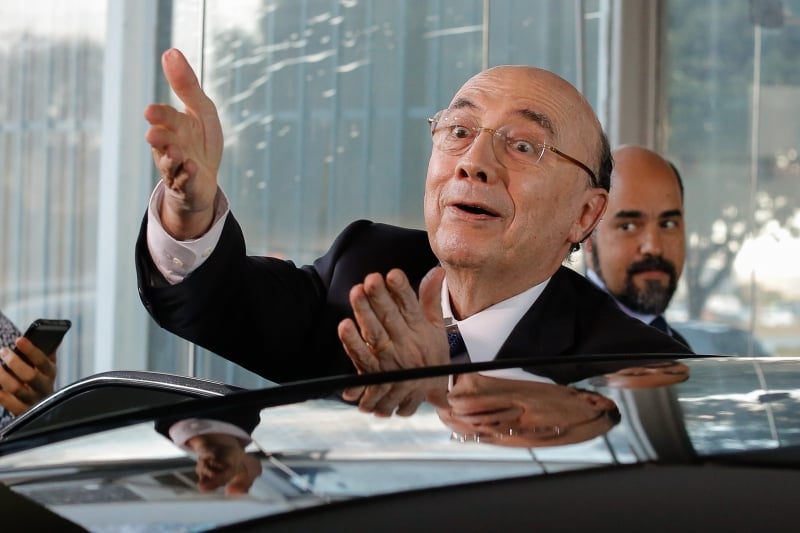 Henrique Meirelles justifica medida por queda na arrecadação federal 